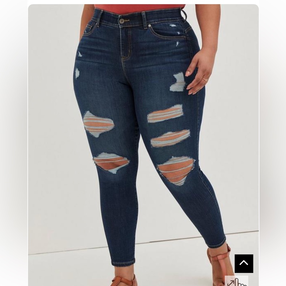 TORRID sz 22 Stretch Distressed Denim Skinny Jeans